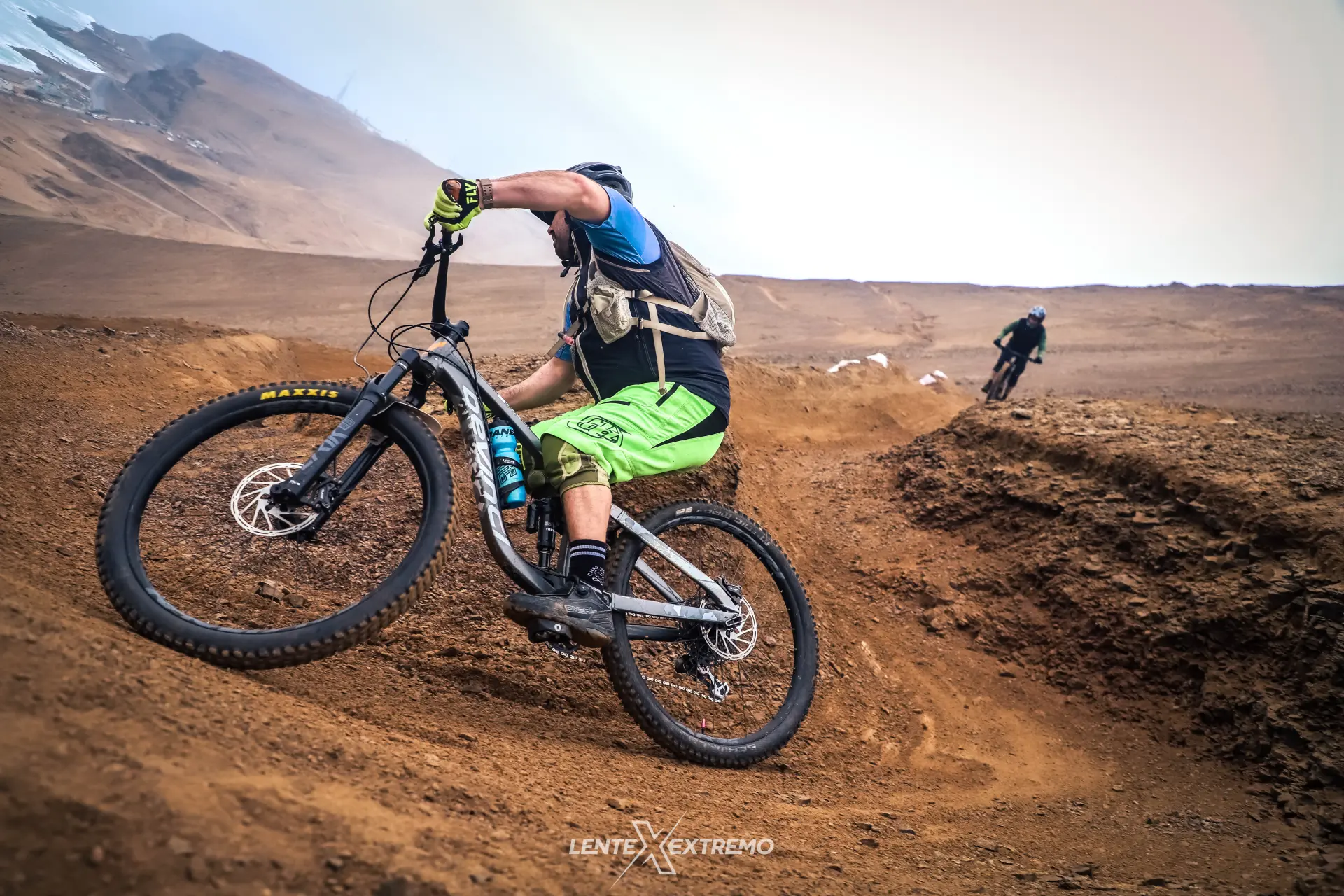 Mountain biker riding the trails of Morro Solar above Lima, Peru